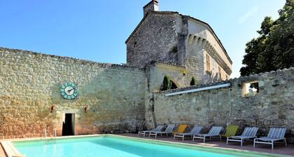 Castle in Bon-Encontre with Pool & Garden