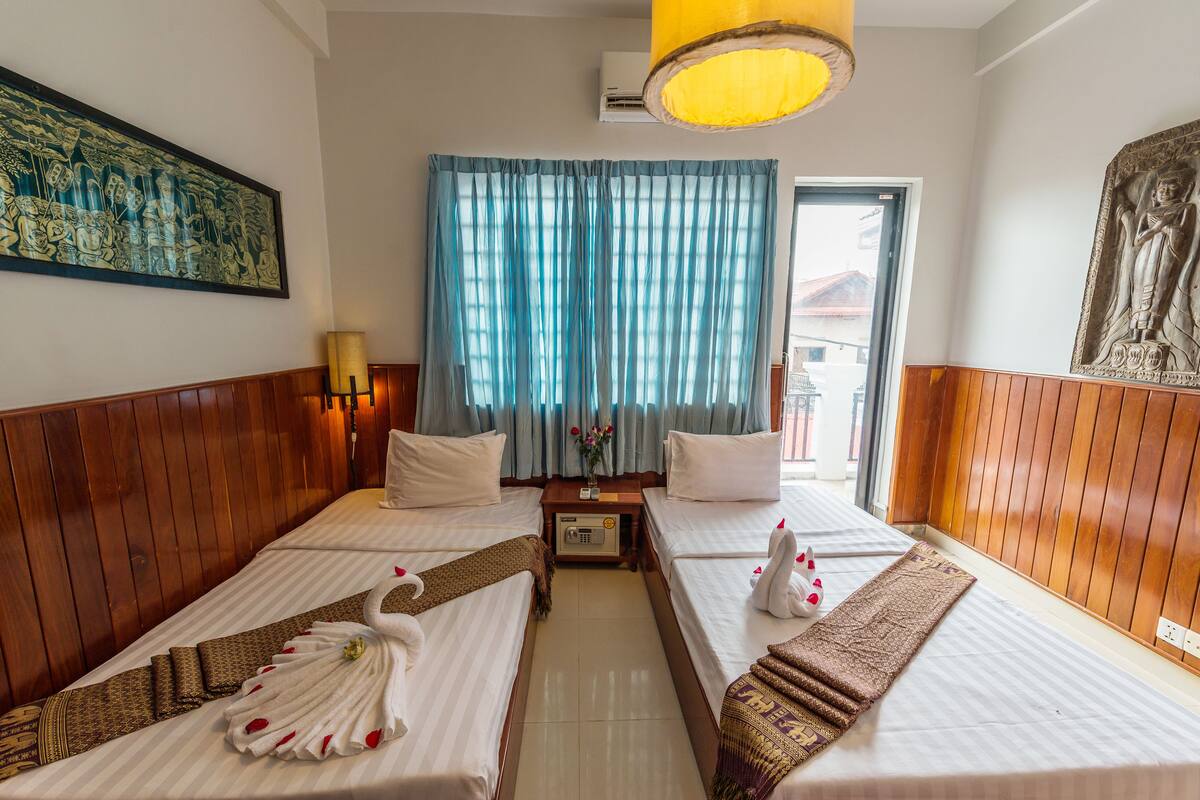 Deluxe Twin with City View Free Airport Pickup & 60 minutes full body massage | 고급 침구, 미니바, 객실 내 금고, 책상