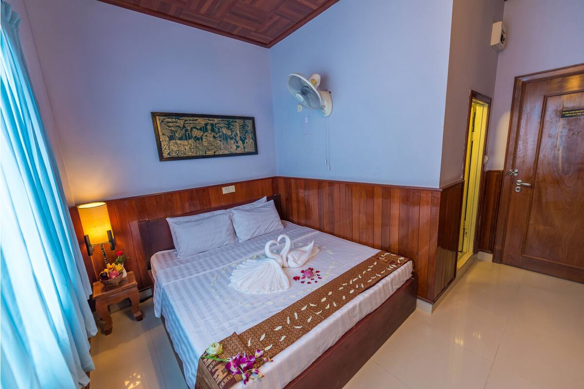 Deluxe Double with City View Free Airport Pickup & 60 minutes full body massage | 객실에서 보이는 전망