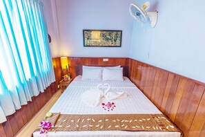 Premium bedding, minibar, in-room safe, desk - Travellerhome Angkor (Siem Reap)
