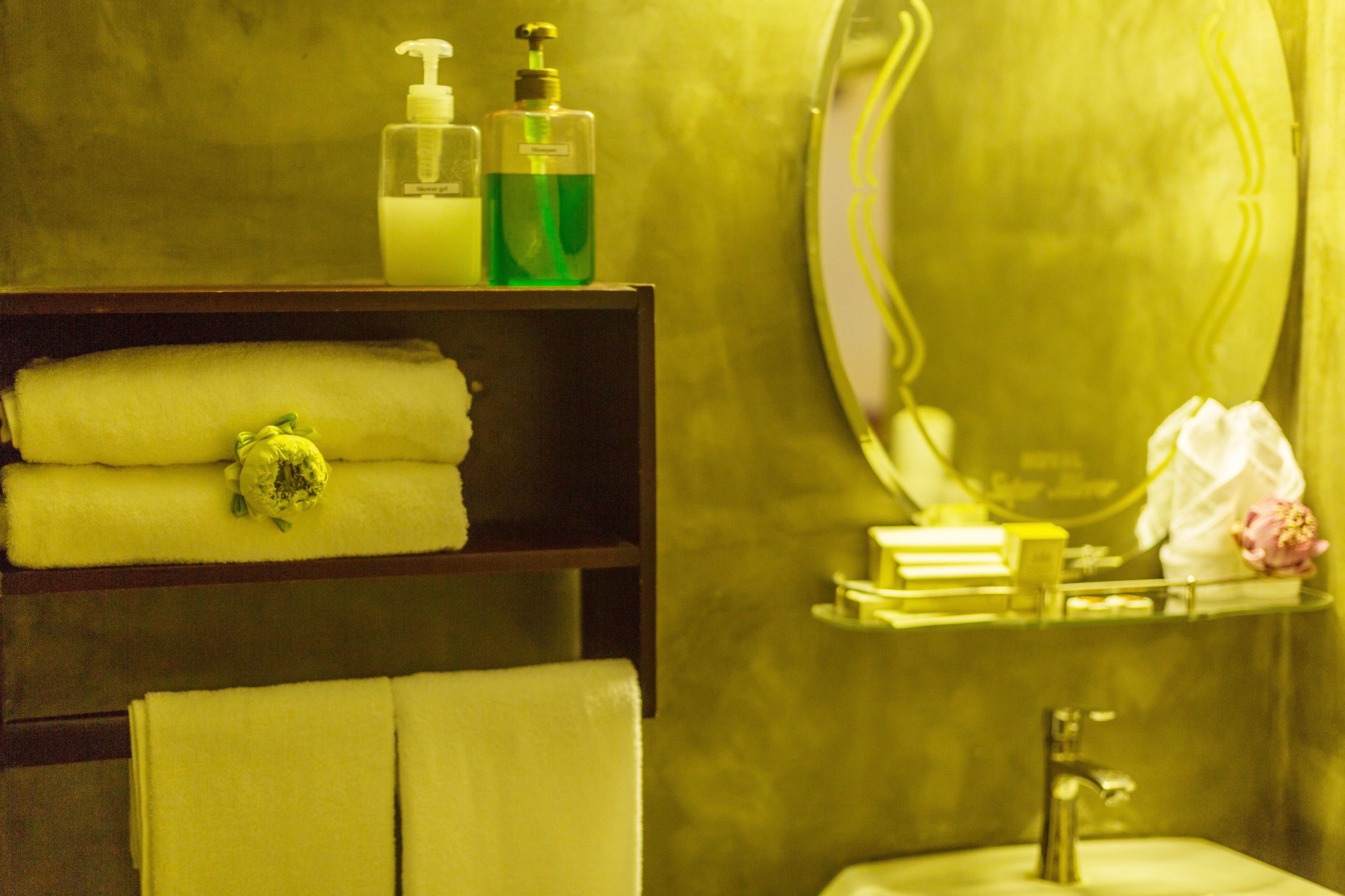 shower, free toiletries, hair dryer, slippers