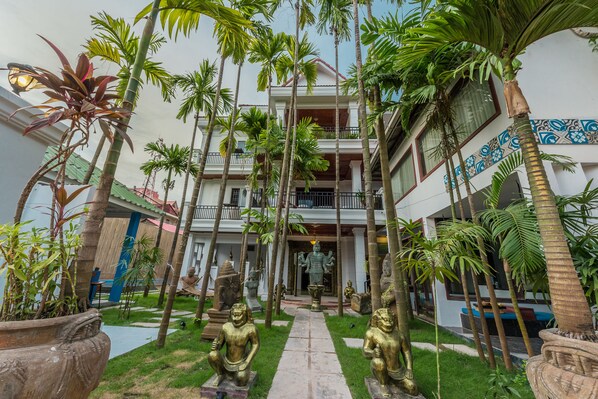 Front of property - Travellerhome Angkor (Siem Reap)