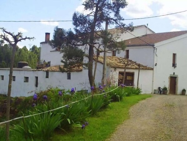 Property grounds - Belvilla by OYO Mas Set Rengs 2 (Sant Salvador de Guardiola)