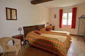 4 Schlafzimmer, Bügeleisen/Bügelbrett, WLAN