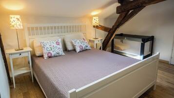 7 quartos, ferros/tĂĄbuas de passar roupa, Wi-Fi