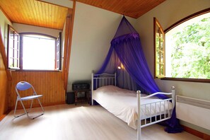 2 bedrooms, free Internet