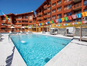 Piscina interna, piscina aquecida