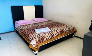 Standard Room | Desk, free WiFi - Hotel Nirwana Batu (Batu)