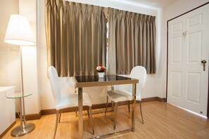 Grand Deluxe Room | 房內用餐區