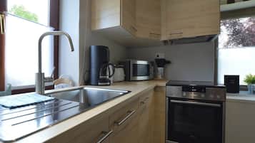 Réfrigérateur, micro-ondes, four, lave-vaisselle