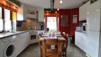 Réfrigérateur, micro-ondes, four, lave-vaisselle