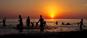 Spacious Stay w/ Garden