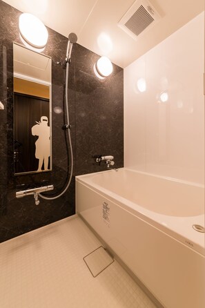 Twin Room, Non Smoking (Ninja Room) | Bathroom | Combined shower/tub, deep soaking tub, free toiletries, hair dryer - Sarasa Hotel Namba (Osaka)