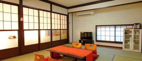 Japanese-Style Room, Annex, with Shared Bathroom | Desk, free WiFi, bed sheets