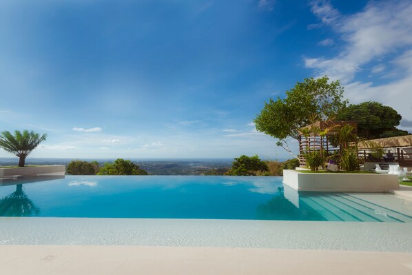 2 outdoor pools, open 8:00 AM to 7:30 PM, cabanas (surcharge) - Ultra Winds Mountain Resort (Baungon)