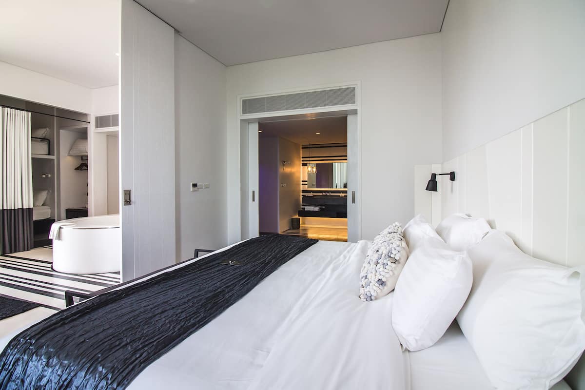 Family Suite With Plunge Bath | 2 dormitorios, minibar, caja fuerte y decoración individual