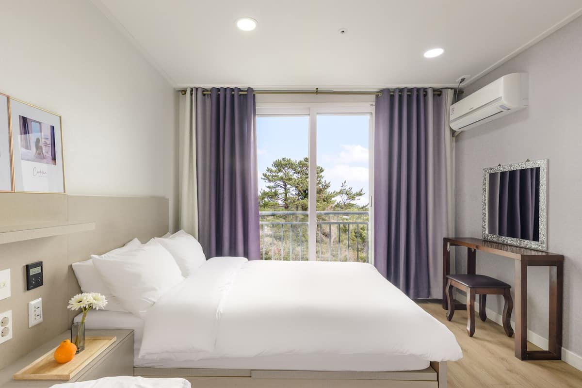 Kamar Twin Standar, Bebas Asap Rokok, gedung tambahan | Tirai kedap cahaya dan Wi-Fi gratis
