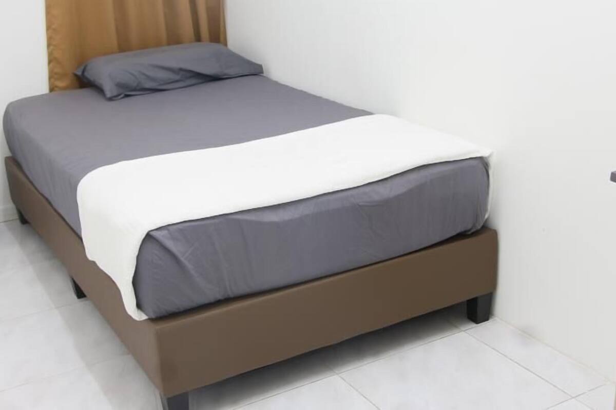 Kamar Single | Meja kerja, setrika/meja setrika, dan tempat tidur lipat/tambahan