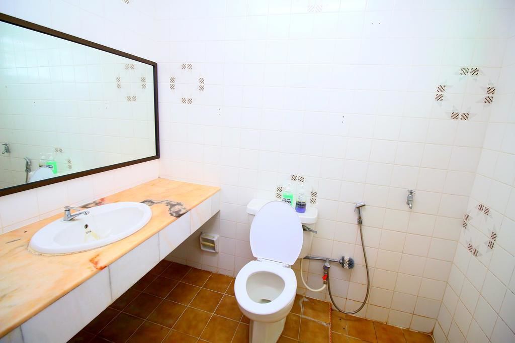 double room with private bathroom  | desk, iron/ironing board, rollaway beds, free wifi