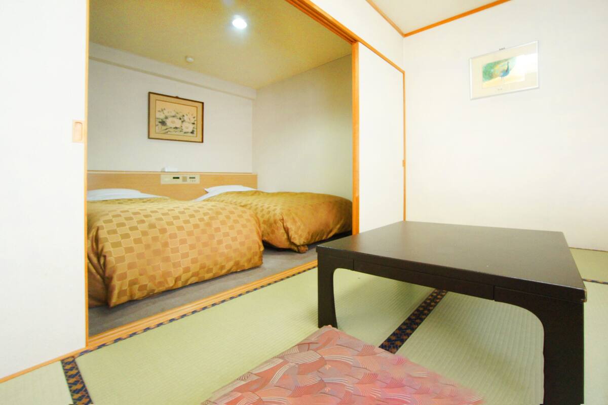 ห้องพัก, สูบบุหรี่ได้ (With Tatami Area ) | Wi-Fi ฟรี, ผ้าปูที่นอน
