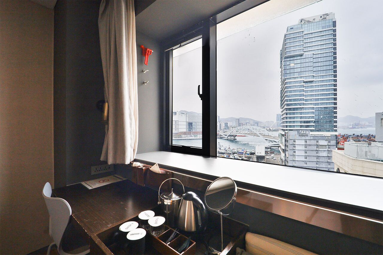 hollywood king room | 1 bedroom, premium bedding, down duvets, memory-foam beds