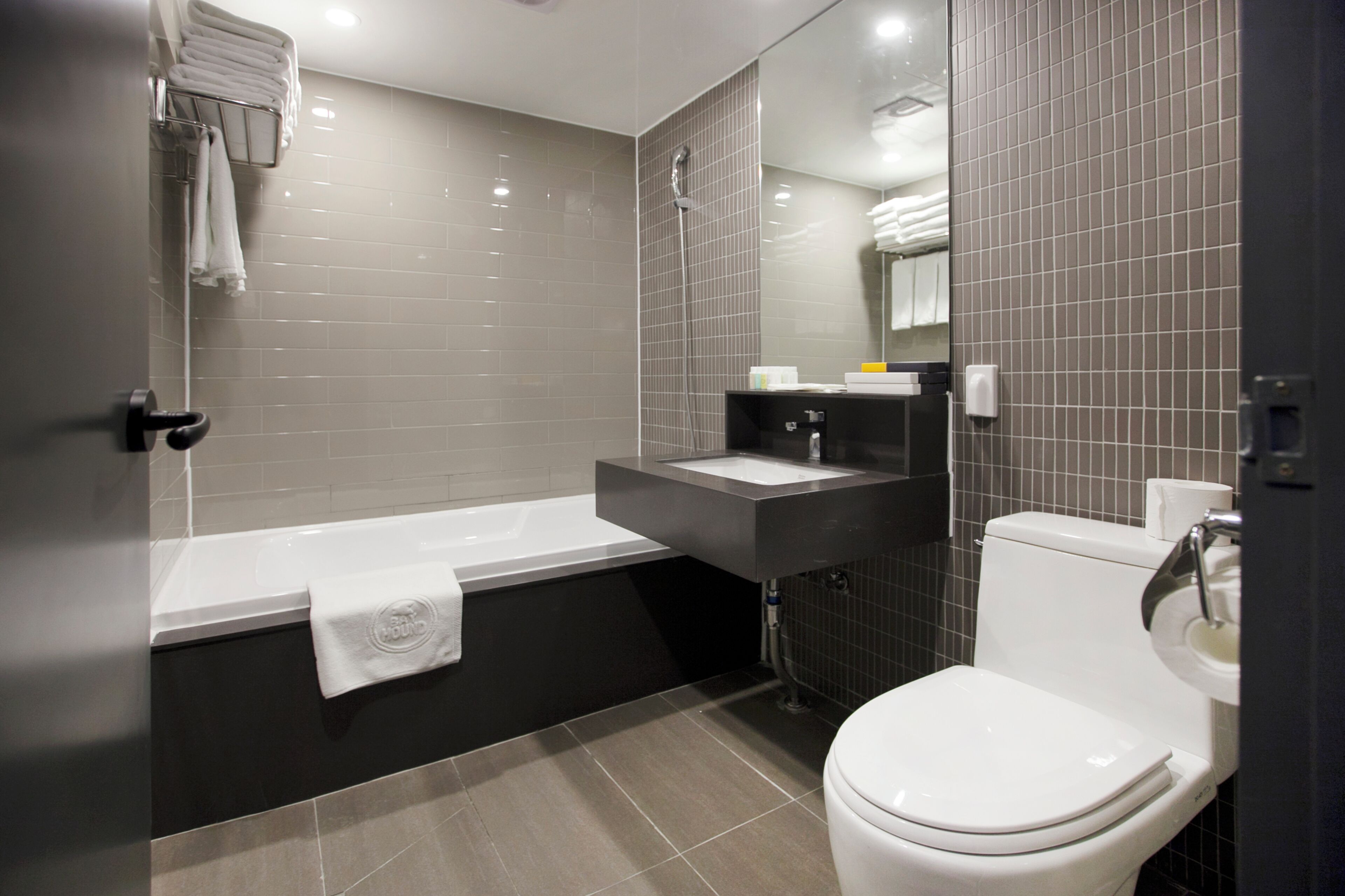 walk-in special deal (randomly assigned) - no parking | bathroom | designer toiletries, hair dryer, bathrobes, slippers