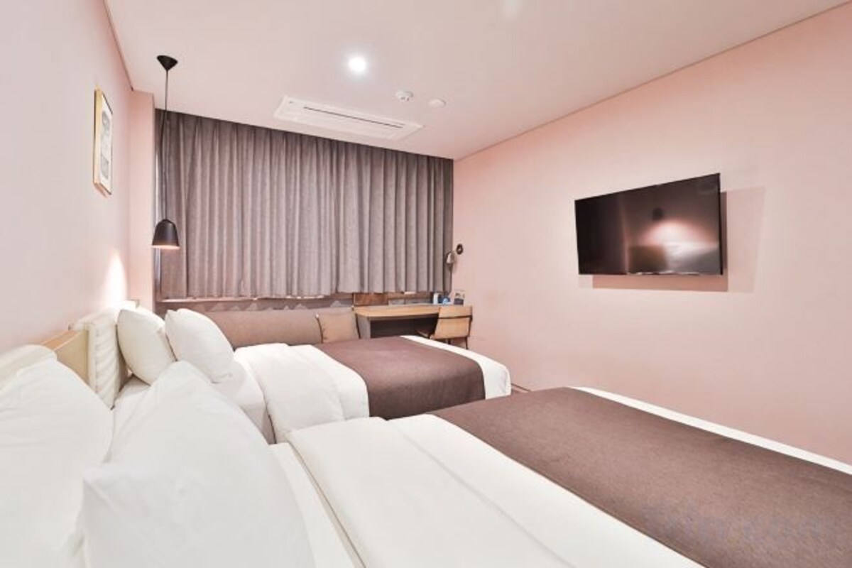 Premium bedding, down comforters, memory foam beds, in-room safe