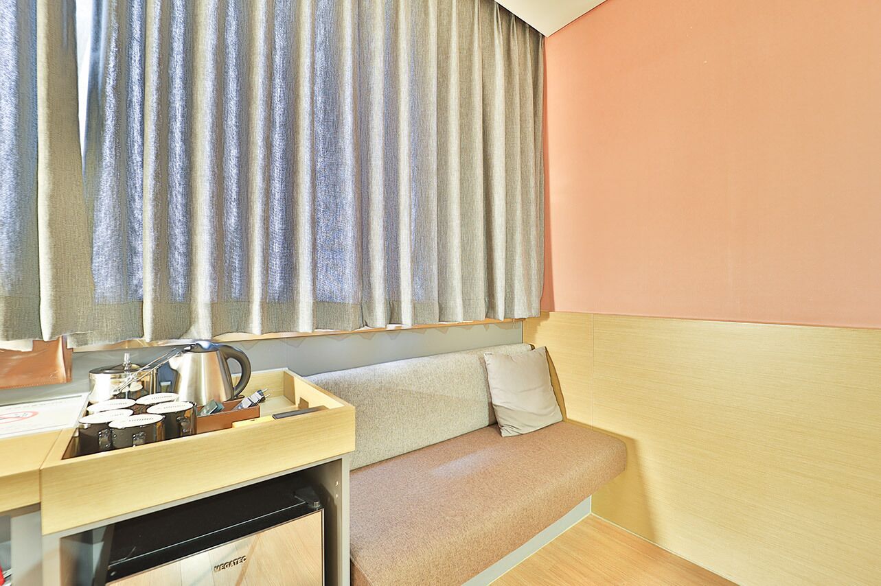 premier family room | room amenity