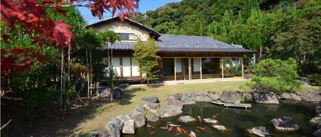 Fachada de la propiedad