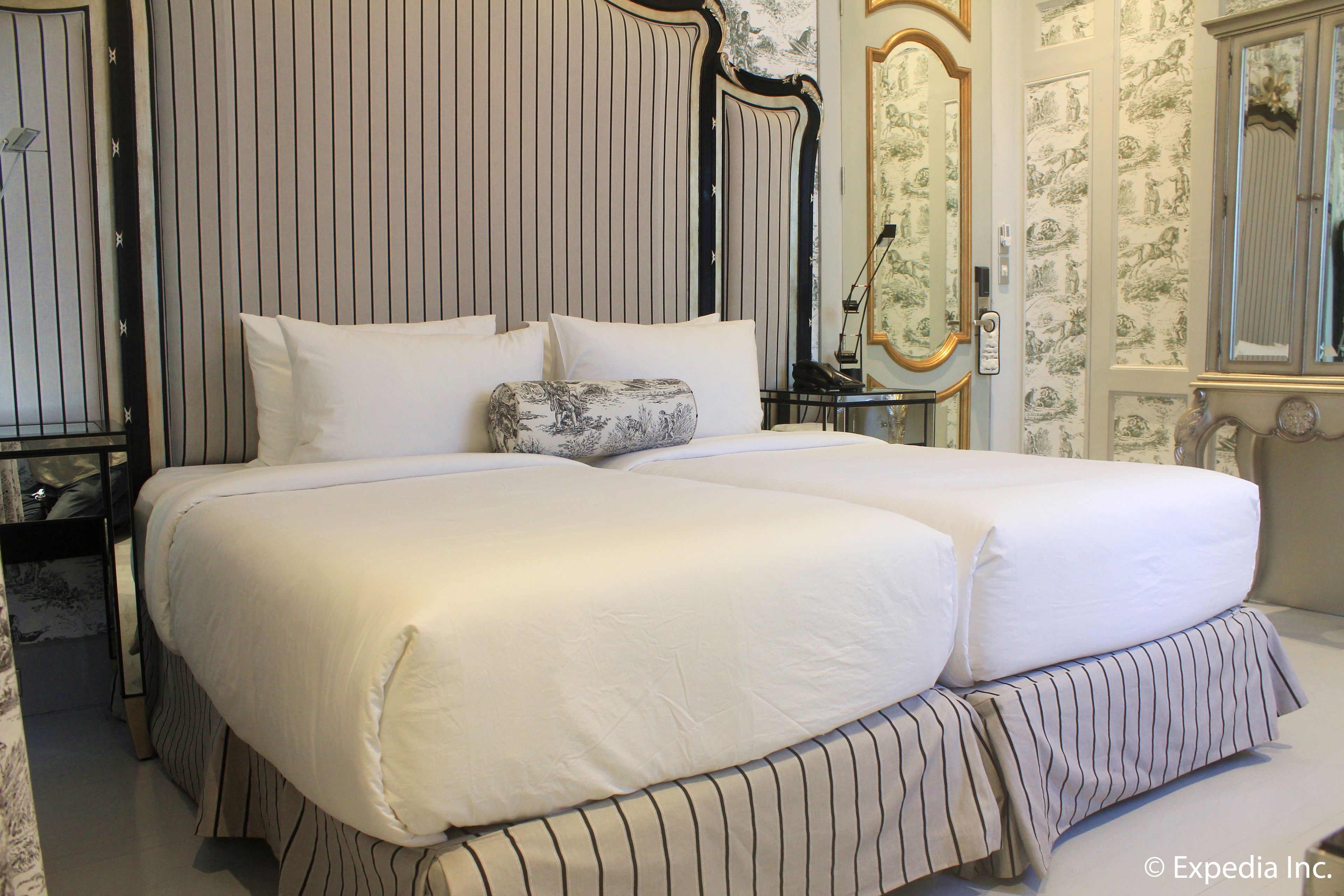 suite (petra) | in-room safe, individually decorated, individually furnished