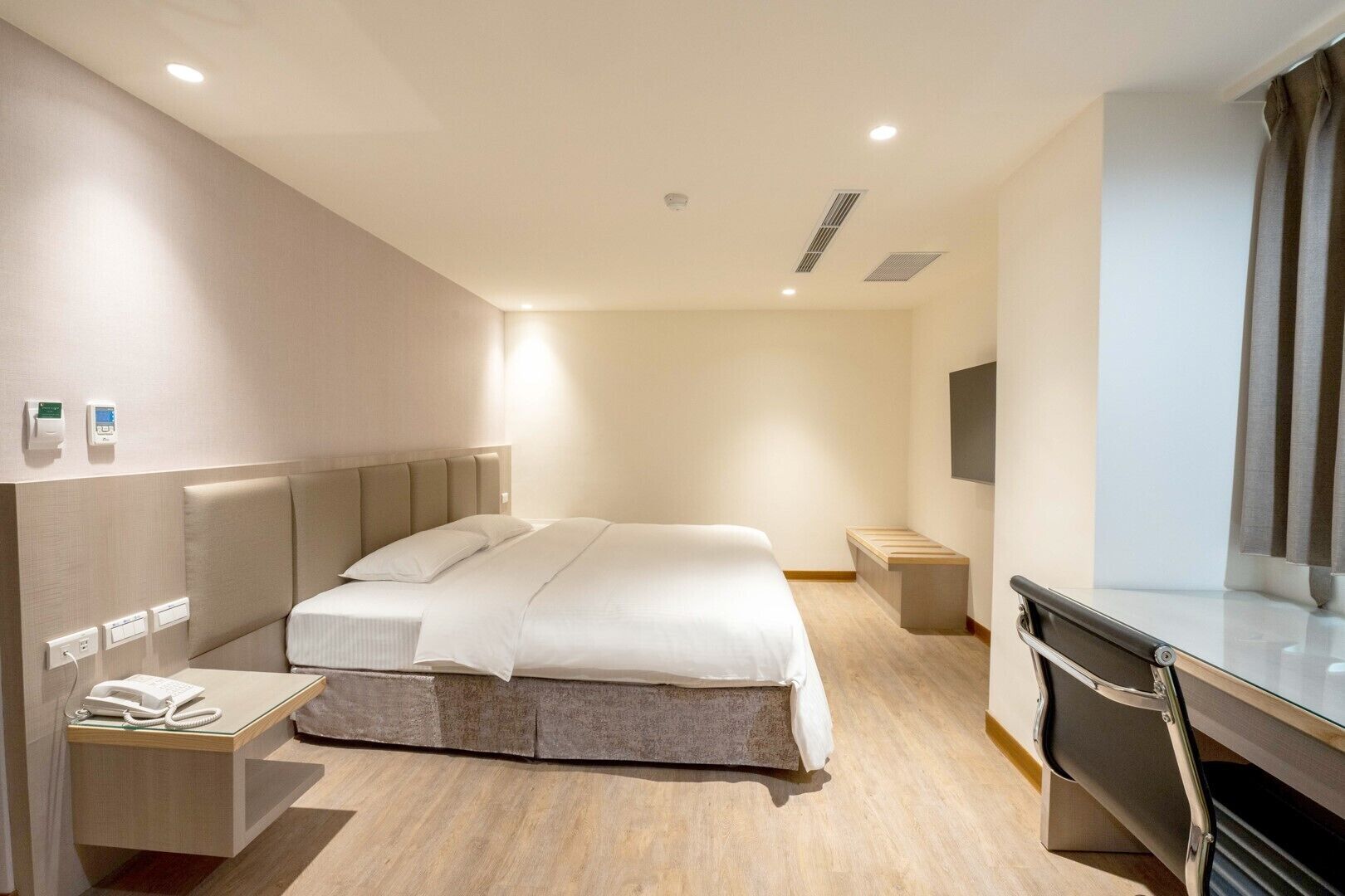 Classic Double Room, 1 King Bed | Egyptian cotton sheets, premium bedding, down comforters, pillowtop beds