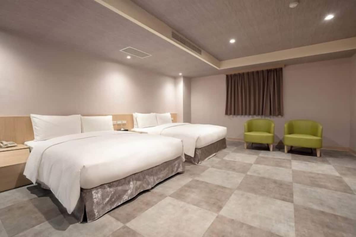 Egyptian cotton sheets, premium bedding, down duvets, pillow-top beds