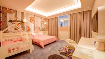 Penguin Deluxe Room | In-room safe, desk, blackout drapes, free WiFi