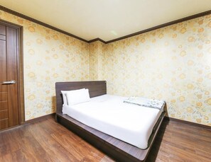 Desk, soundproofing, free WiFi, bed sheets - Motel Sangmu Gwangju (Gwangju)