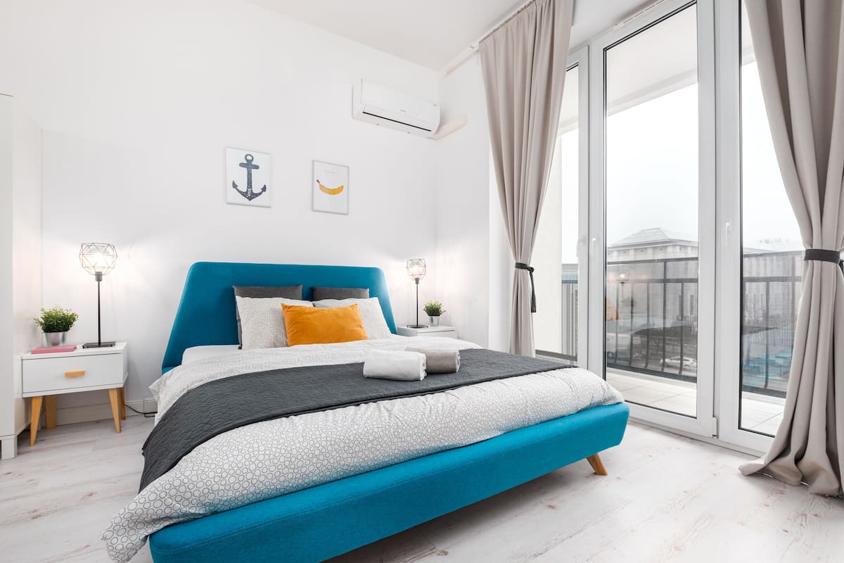 Design studio, balkon, uitzicht op stad | 2 slaapkamers, luxe beddengoed, individueel gedecoreerd