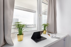 City view from property - Palm Aparts Warsaw (Warsaw)