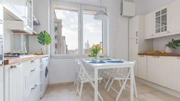 Panoramic Apartment, 3 Bedrooms, City View | 2 bedrooms, premium bedding, individually decorated