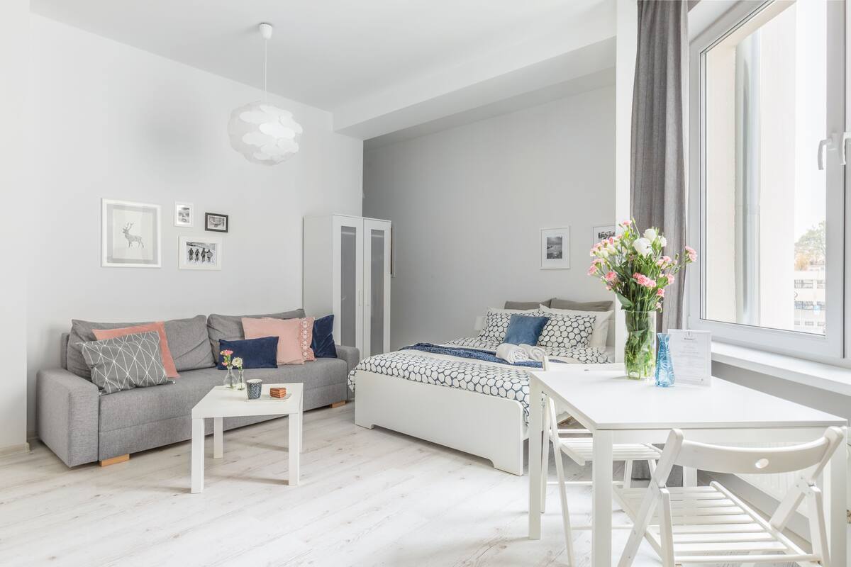 Design studio suite, 1 tweepersoonsbed met slaapbank, keuken | 2 slaapkamers, luxe beddengoed, individueel gedecoreerd