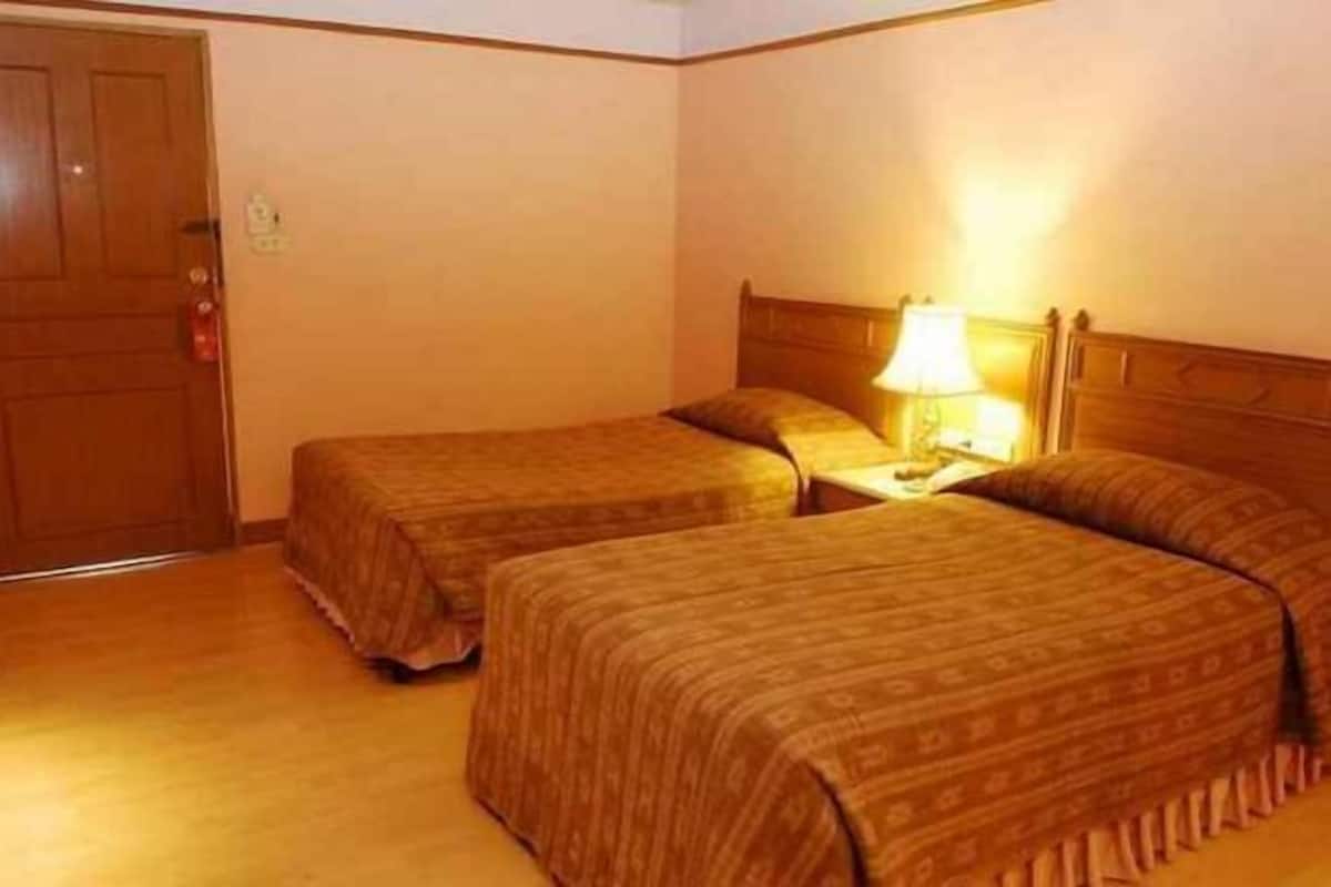 Minibar, una cassaforte in camera, una scrivania, Wi-Fi gratuito