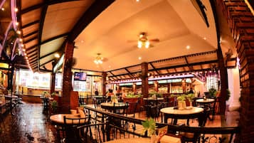 Lunch and dinner served, local and international cuisine