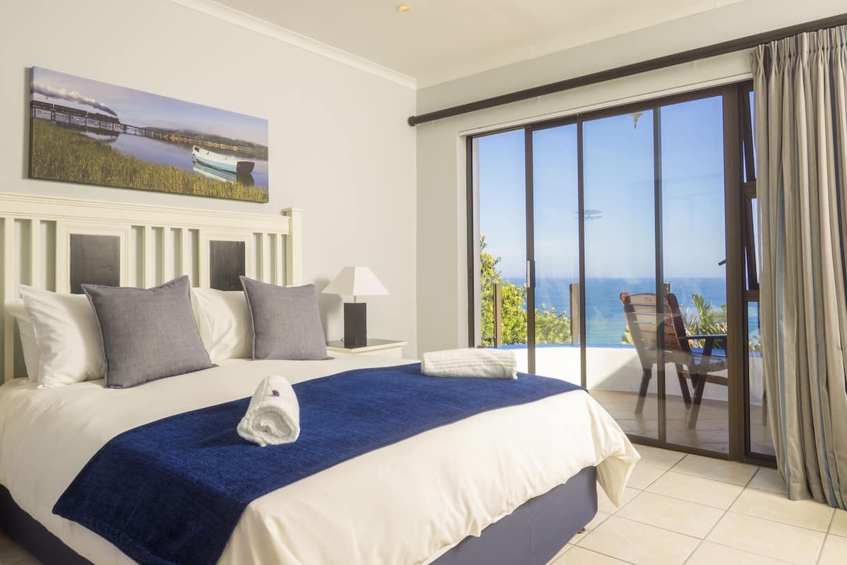 Deluxe Double Room | In-room safe