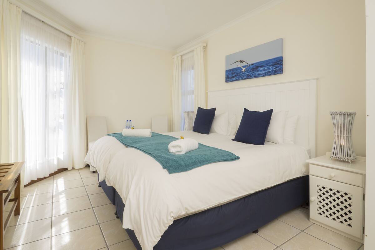 Seagull Twin Room | In-room safe