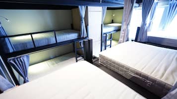 Colchones con pillow-top, minibar y cortinas blackout
