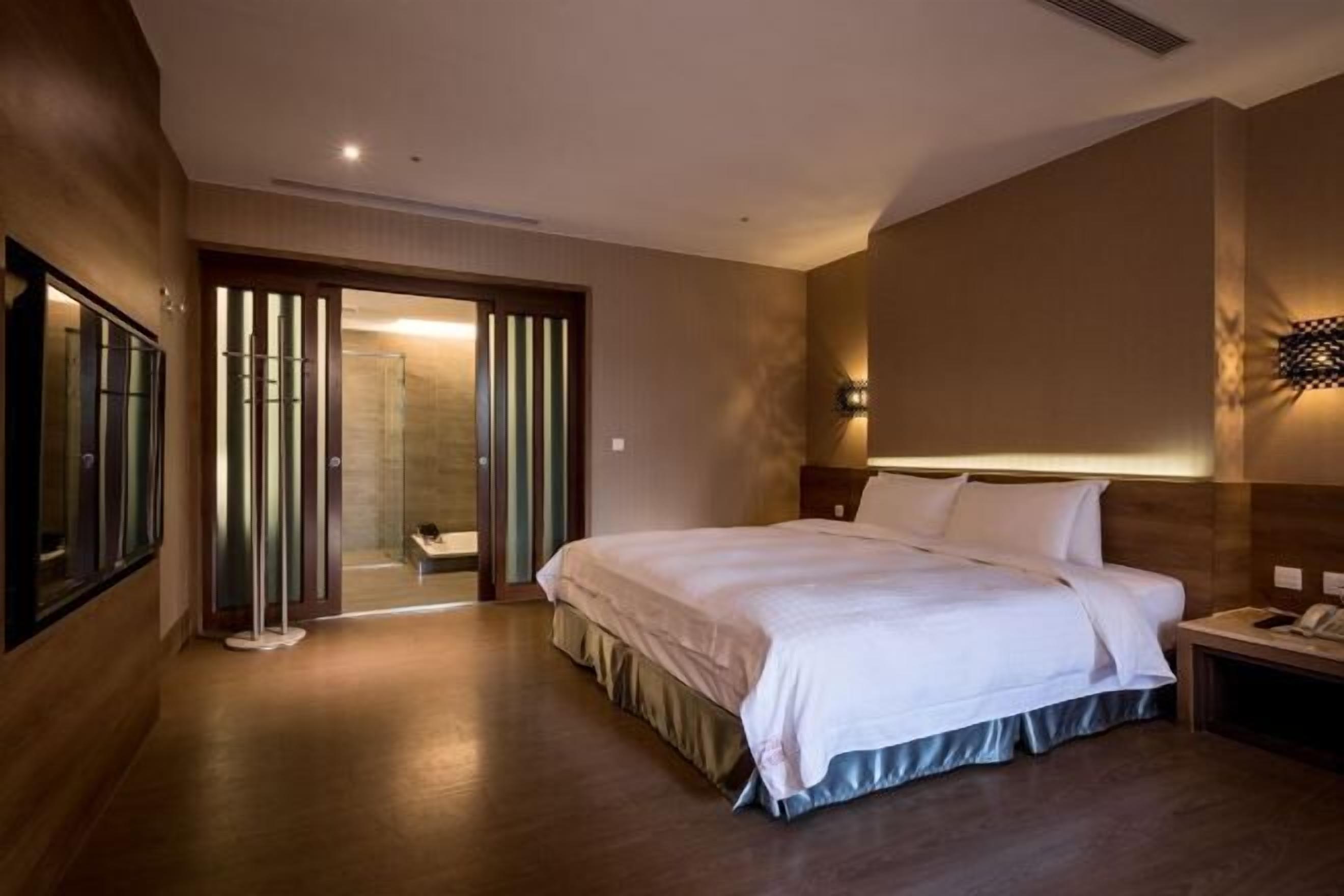 Caja de seguridad en la habitación, escritorio y insonorización 