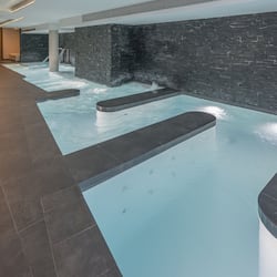 Indoor pool, sun loungers