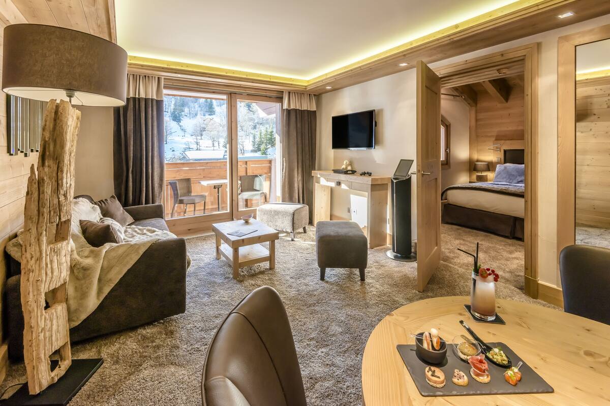 Ropa de cama de alta calidad y minibar 