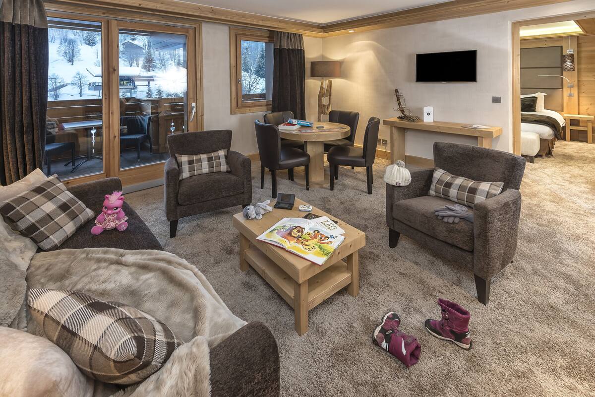 Ropa de cama de alta calidad y minibar 