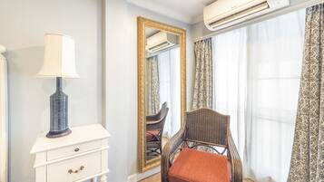 Deluxe Double Room | Desk, free WiFi, bed sheets