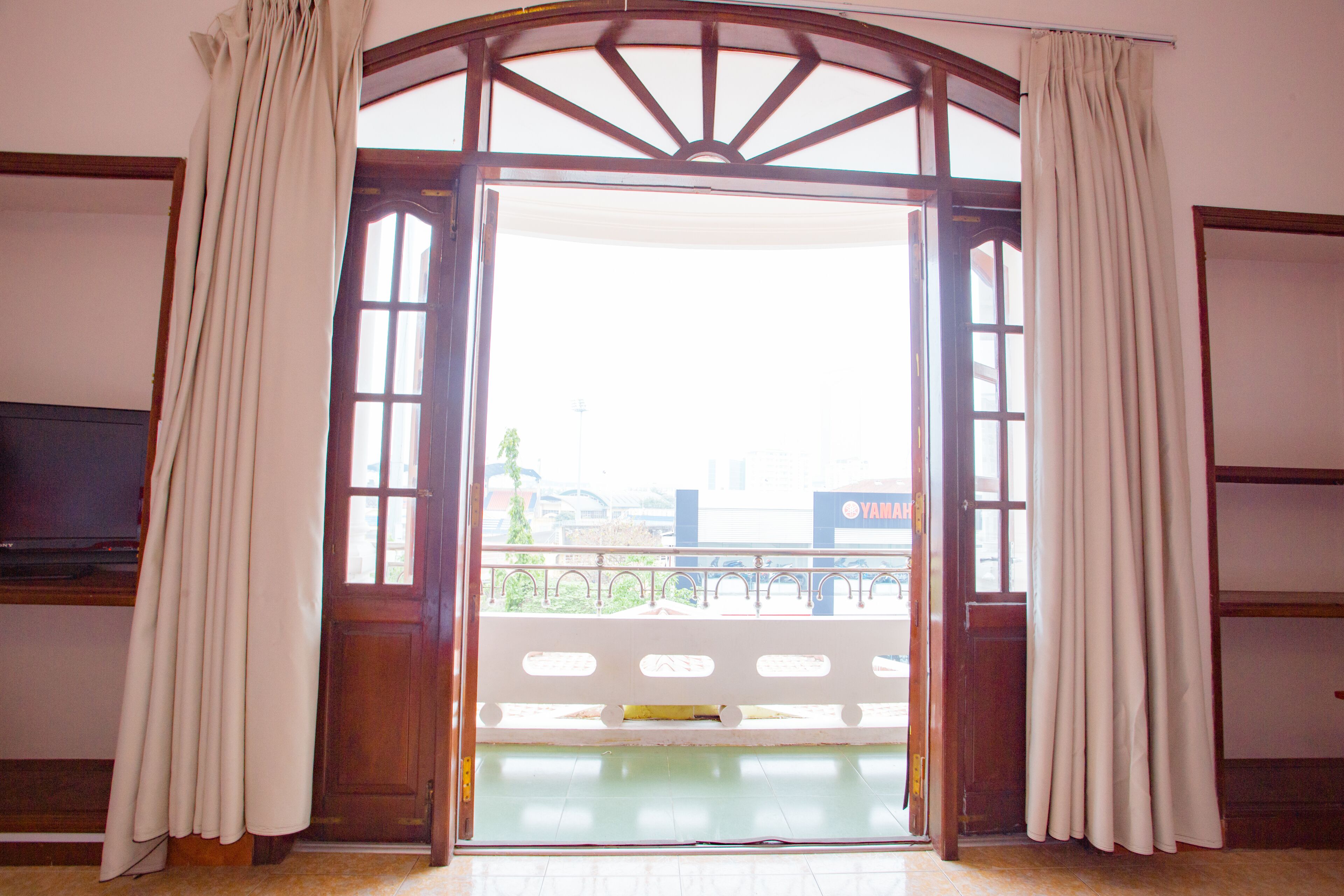 Free WiFi, bed sheets