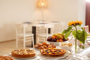 Free daily buffet breakfast  - Masseria Mongiò dell'Elefante (Otranto)